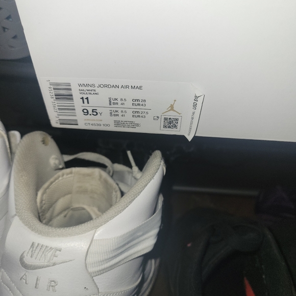 Jordan Air Mae 23 - Picture 2 of 3